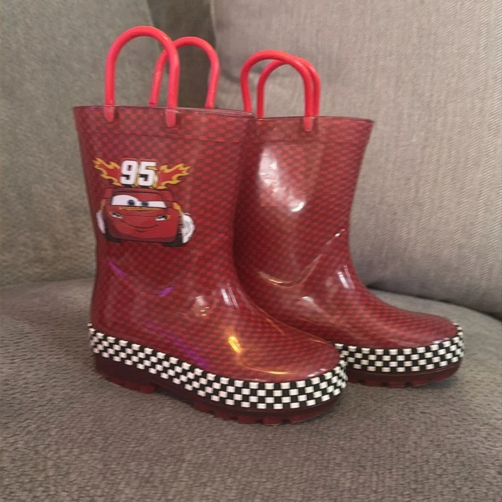 N/A red rainboots